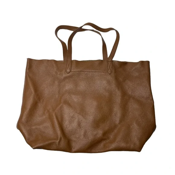 Cuyana | Classic Leather Tote in Caramel Leather - Picture 2 of 8